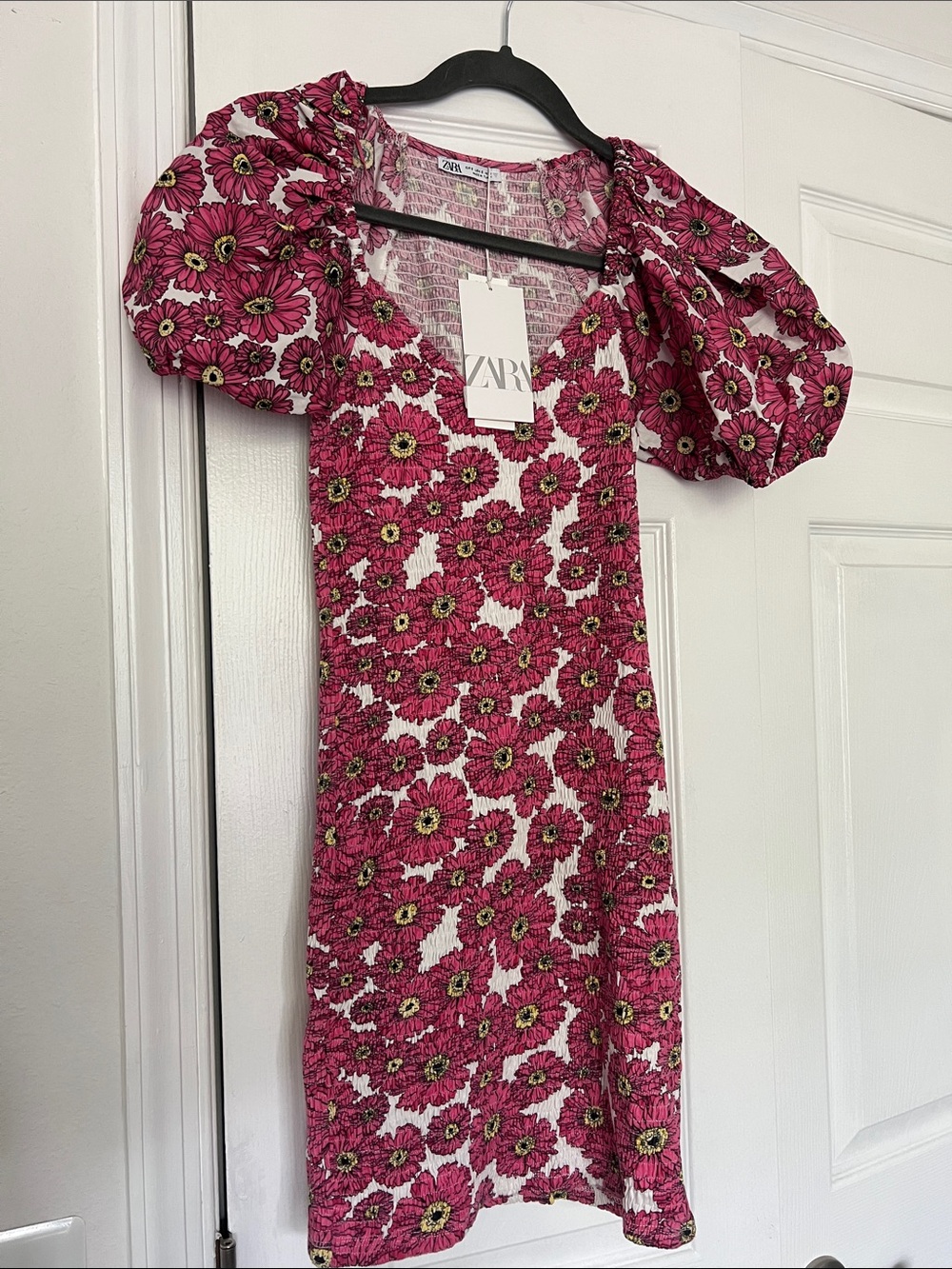 NEW ZARA Fuchsia Floral Puff-Sleeve Mini Dress - Size S